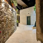 Luna Apartment